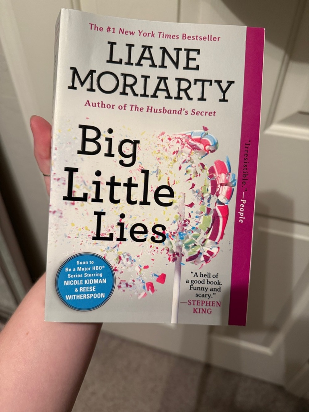 NWOT Liane Moriarty "Big Little Lies" Paperback - White & Pink Cover